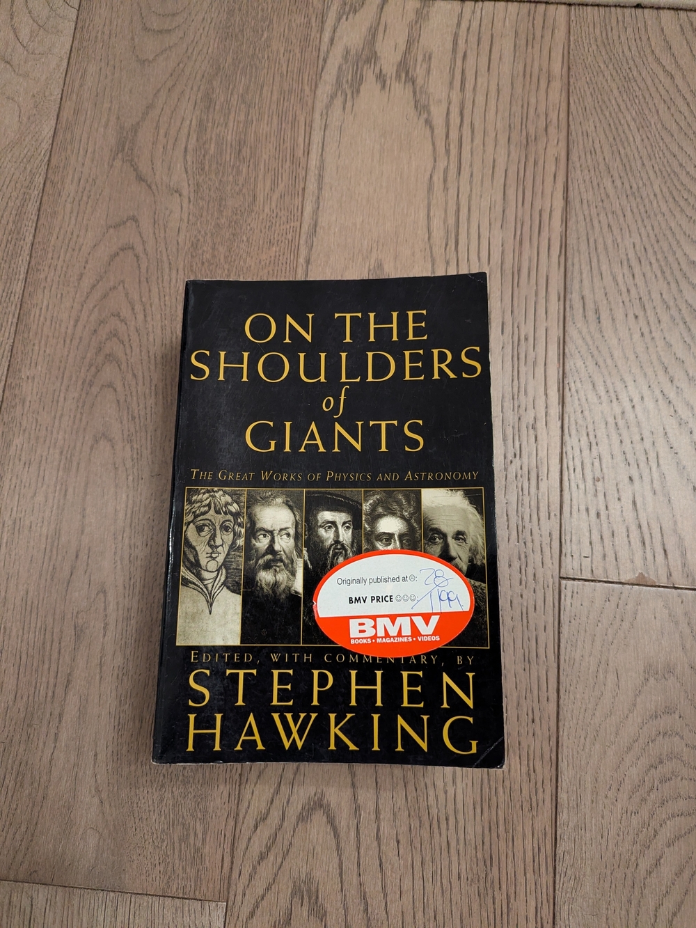 On the Shoulders of Giants by Stephen Hawking - Black Cover